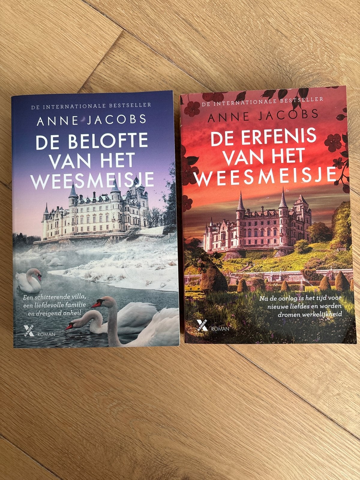De Belofte & De Erfenis van het Weesmeisje - Anne Jacobs, Boeken, Ophalen of Verzenden, Zo goed als nieuw, Nederland
