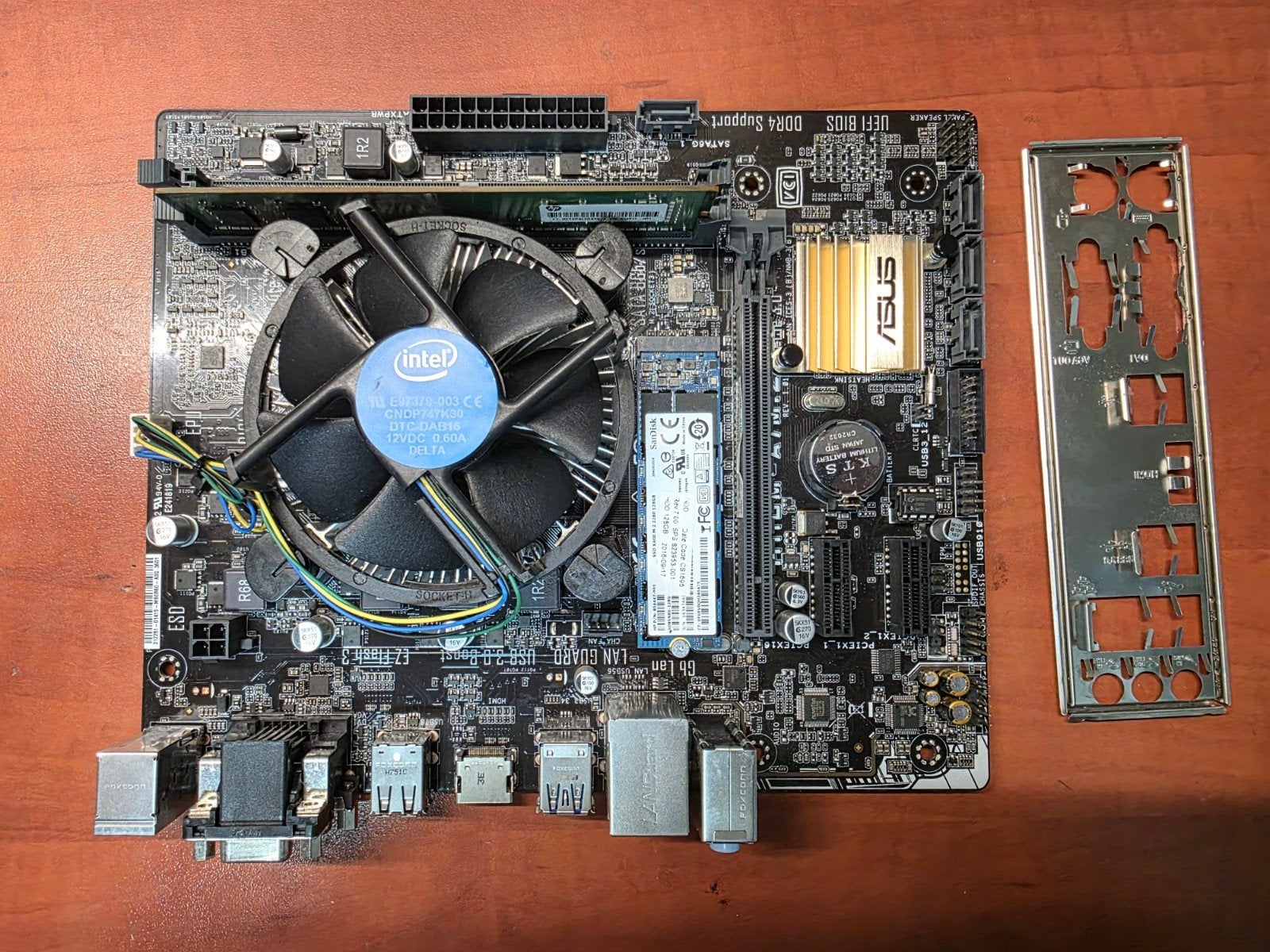 Asus H110M-A/M.2/i5-7600/128GB SSD Met Windows11 Pro, Computers en Software, Moederborden, Gebruikt, Intel, DDR4, Ophalen of Verzenden