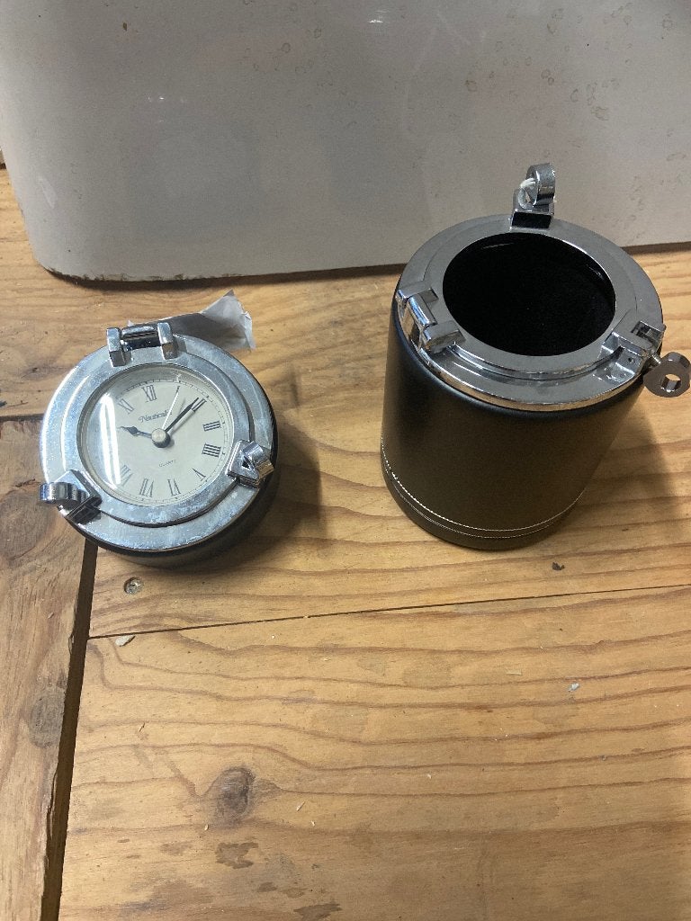 Klok en pennenbak, Diversen, Bureau-accessoires, Ophalen, Zo goed als nieuw