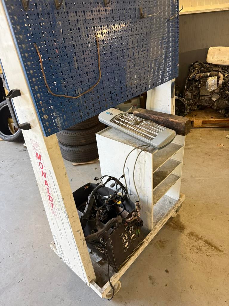 Verrijdbare schuurspullen kast, Auto diversen, Autogereedschap, Ophalen of Verzenden, Gebruikt