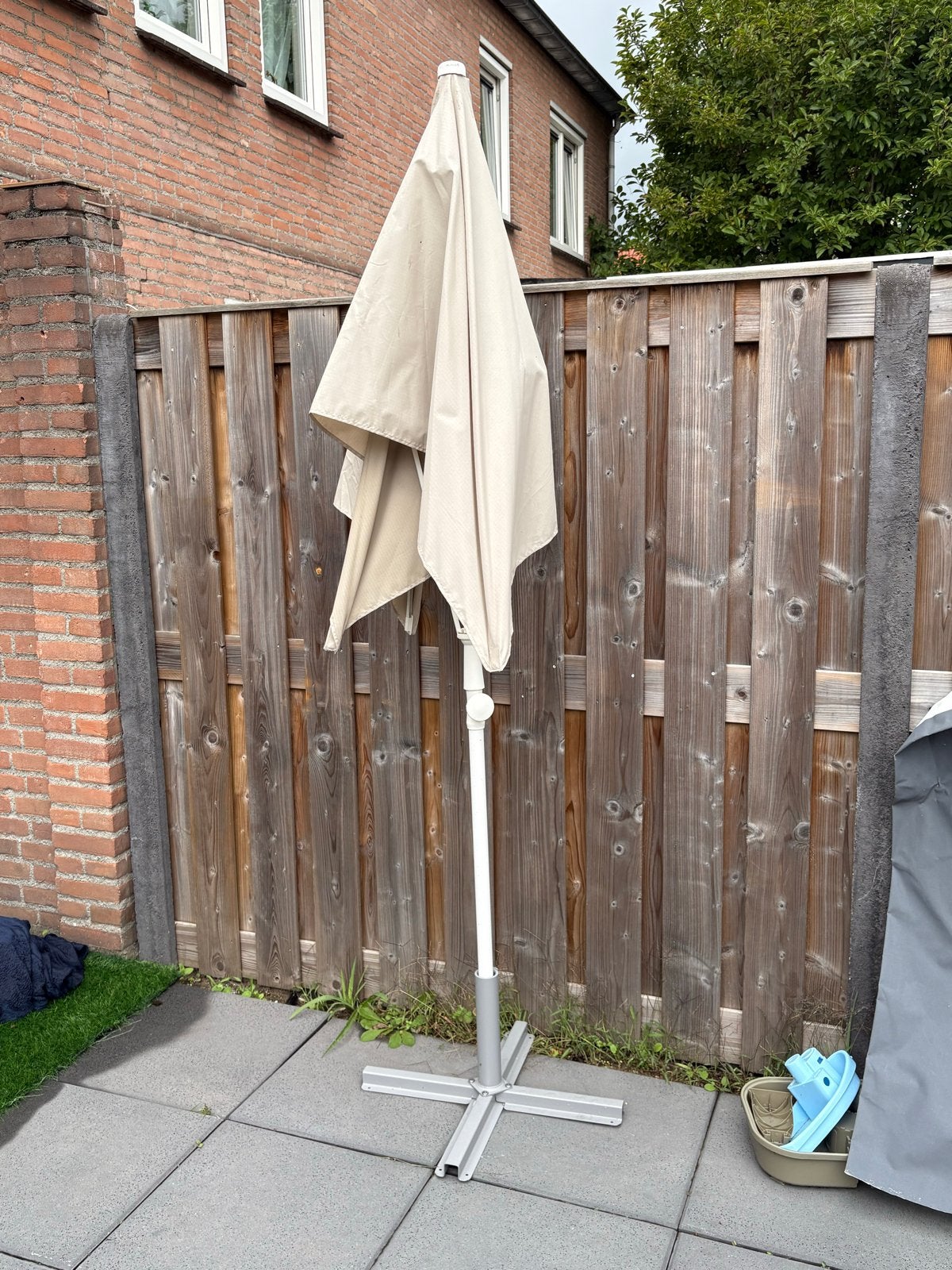 Parasol met rol gordijn - licht beschadigd, Ophalen, Gebruikt, Stokparasol