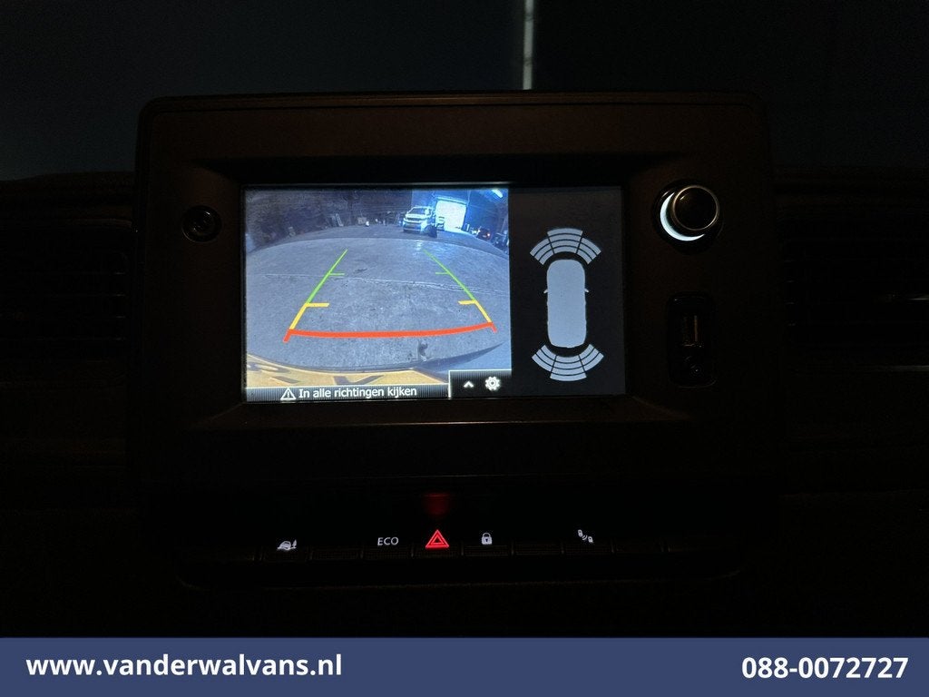 Renault Master 2.3 dCi 136pk L2H2 Euro6 Airco | Camera | Nav, Auto's, Bestelauto's, Voorwielaandrijving, Gebruikt, 4 cilinders