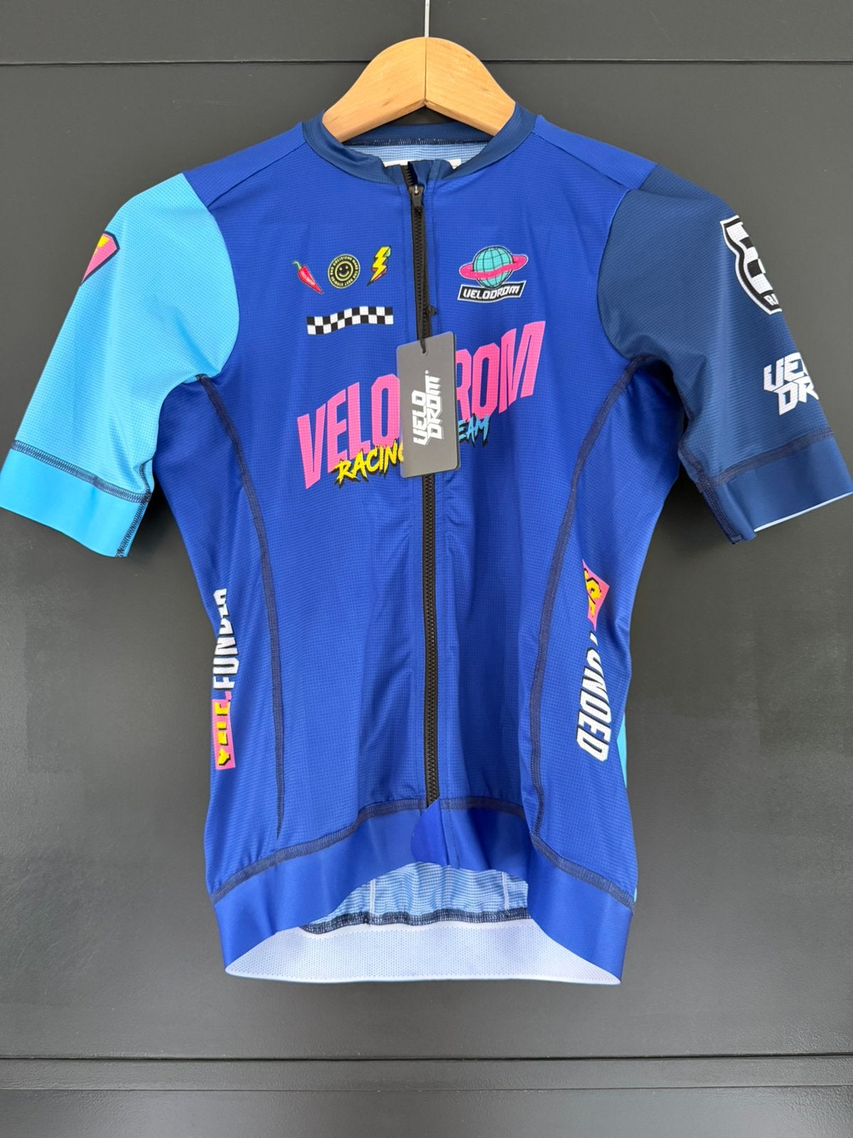 VELODROM Racing Day 3.0 Racing Team Jersey, maat M, nieuw, Fietsen en Brommers, Fietsaccessoires | Fietskleding, Ophalen of Verzenden