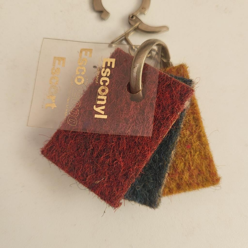 Vintage ESCONYI Tapijt Stalen Sleutelhanger, Ophalen of Verzenden, Gebruikt, Overige typen