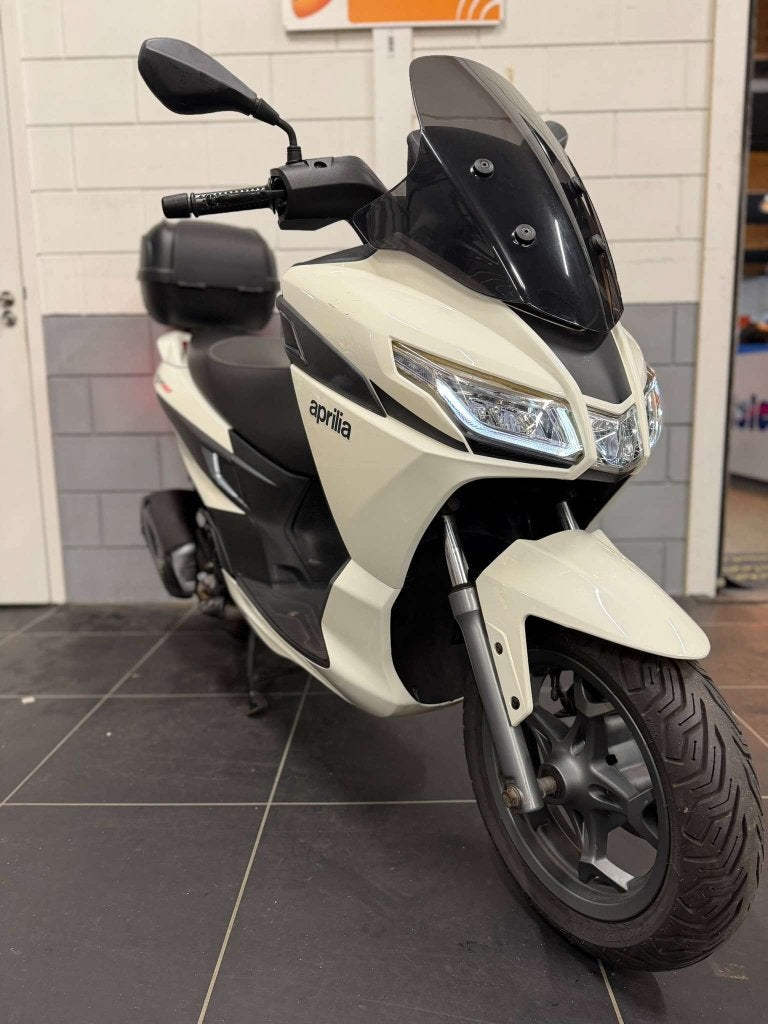 Aprilia SXR 50 E5, Fietsen en Brommers, Niet ingevuld, Gebruikt, Maximaal 45 km/u, Niet ingevuld