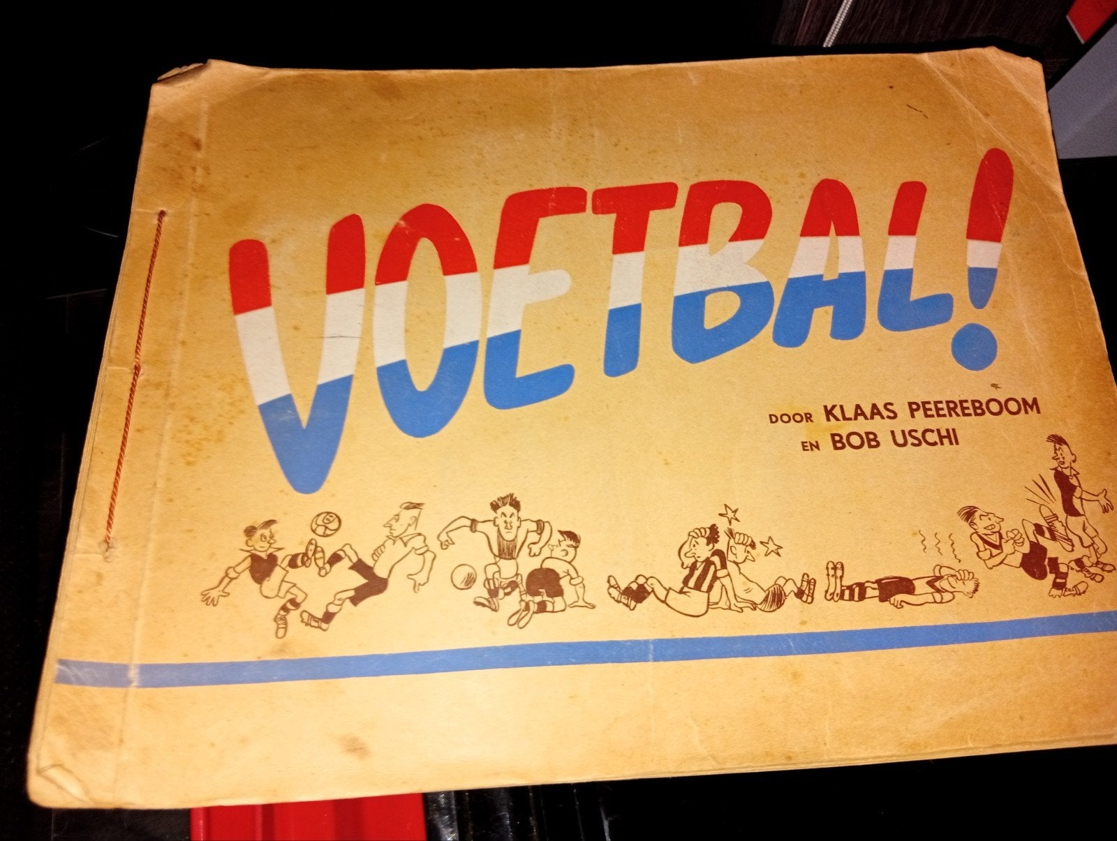 Vintage Voetbal! Boek door Klaas Peereboom en Bob Uschi, Ophalen of Verzenden, Gelezen, Klaas Peereboom en Bob Uschi, Balsport