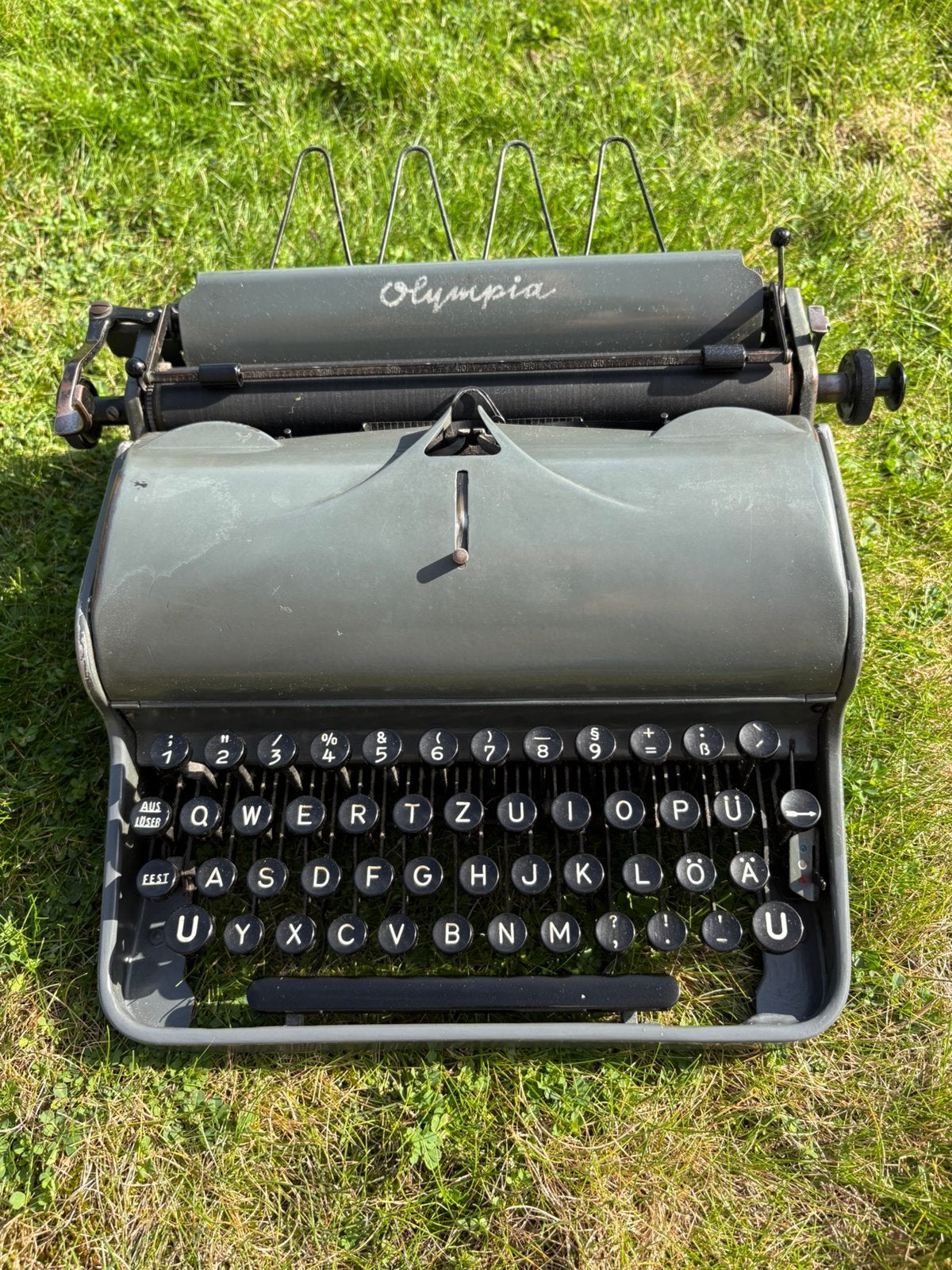 Militaire Typemachine Olympia Robust 1942, Verzamelen, Ophalen of Verzenden, Landmacht, Duitsland, Overige typen