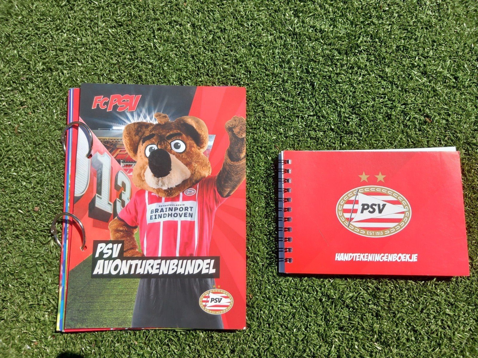PSV handtekeningen boekje en avonturenbundel, Ophalen