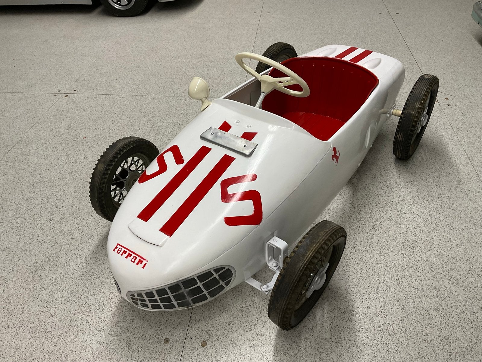 Ferrari Sharknose Trapauto - Wit met Rode Strepen MG, Ophalen of Verzenden, Gebruikt