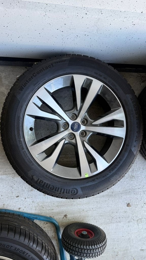 Ford Explorer velg 2020-2024 modeljaar, Ophalen, Gebruikt, 255 mm, Velg(en)