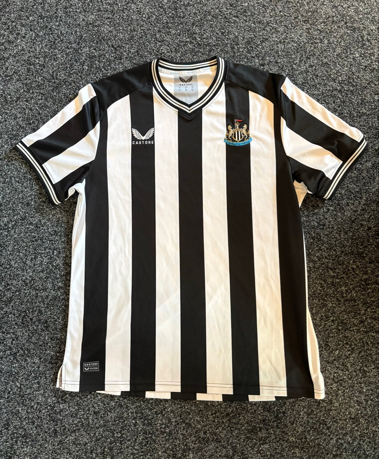 Newcastle United voetbalshirt - Zo goed als nieuw - Maat XL, Meerkleurig, Maat 56/58 (XL), Ophalen of Verzenden, Zo goed als nieuw