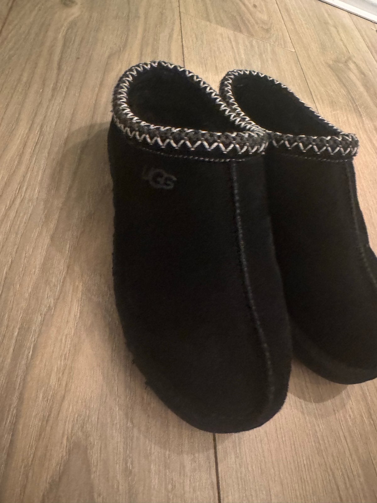 Uggs Talisman Zwart Maat 40 - Gedragen, Kleding | Dames, Ophalen of Verzenden, Gedragen, Zwart, Pantoffels of Sloffen
