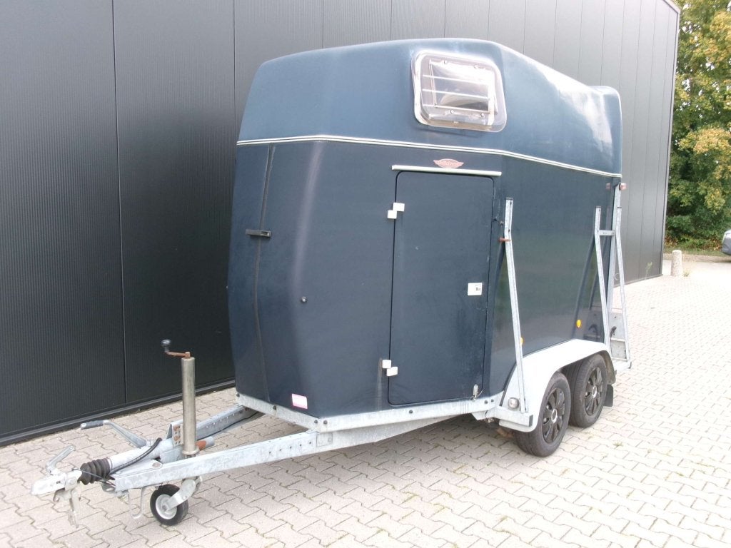 Polyester 2 paards trailer met zadelkamer en aluminium vloer, Dieren en Toebehoren, Gebruikt, Niet ingevuld, 2-paards trailer