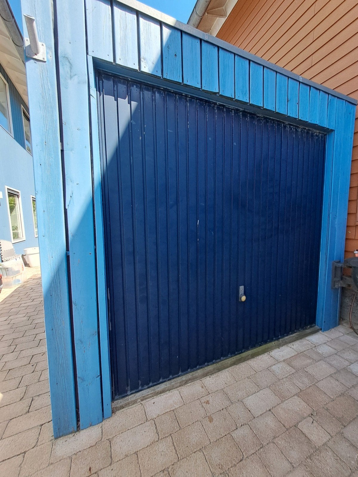 Gratis houten schuur (3x3m) met garagedeur - zelf demonteren, Tuin en Terras, Bergingen en Tuinkasten, Ophalen, Gebruikt, Hout