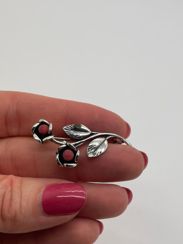 E92 Prachtige zilveren TEKA broche bloedkoraal, Ophalen of Verzenden, Zilver, Broche, Met edelsteen