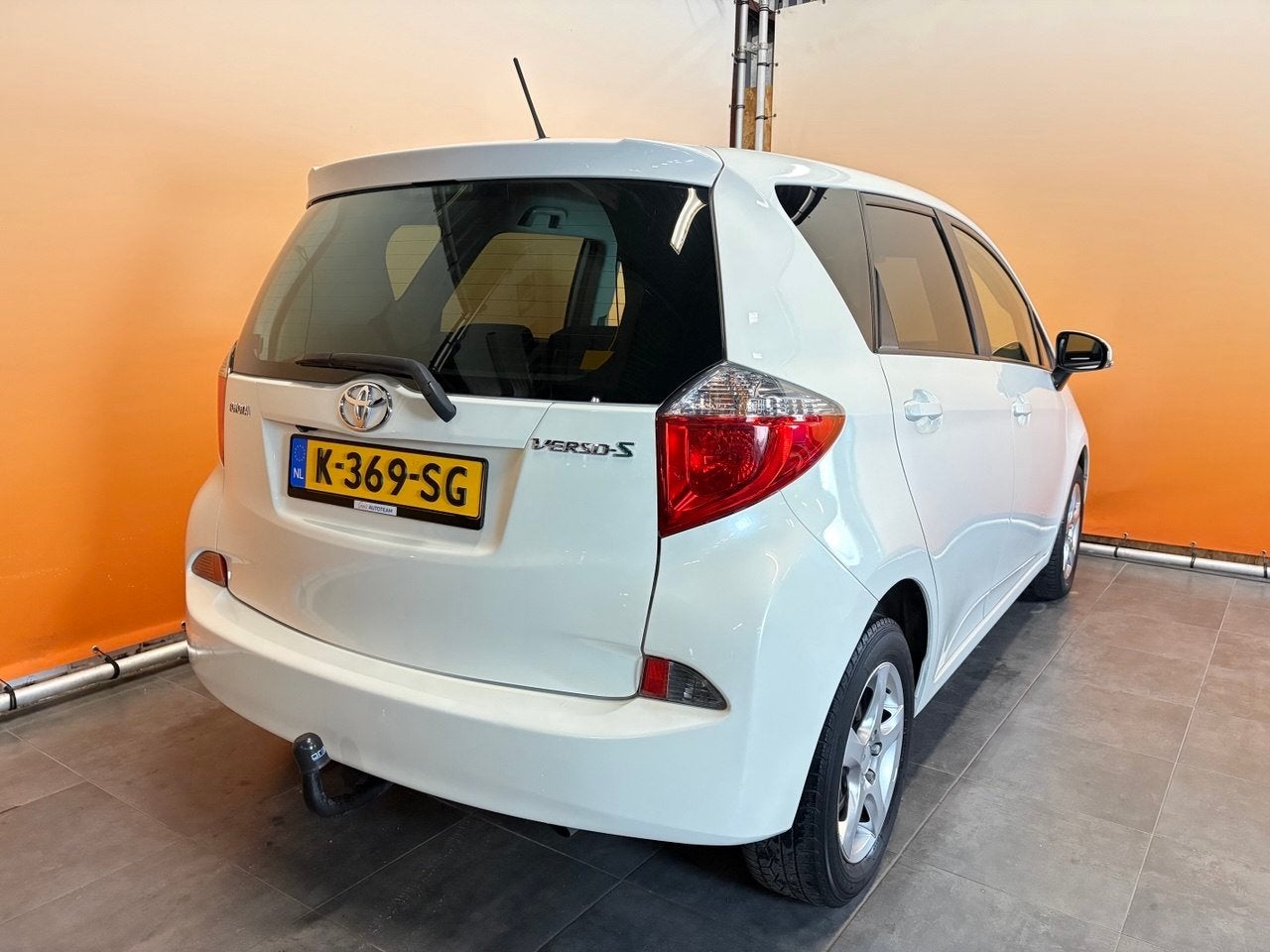 Toyota Verso-S 1.3 VVT-i Aspiration clima | lmv | navi | tre, Auto's, Voorwielaandrijving, Euro 5, 101 pk, Zwart