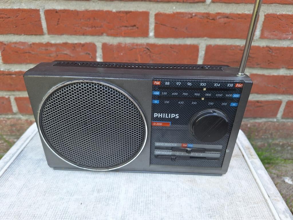Philips D-2010 AM/FM Radio, Ophalen of Verzenden