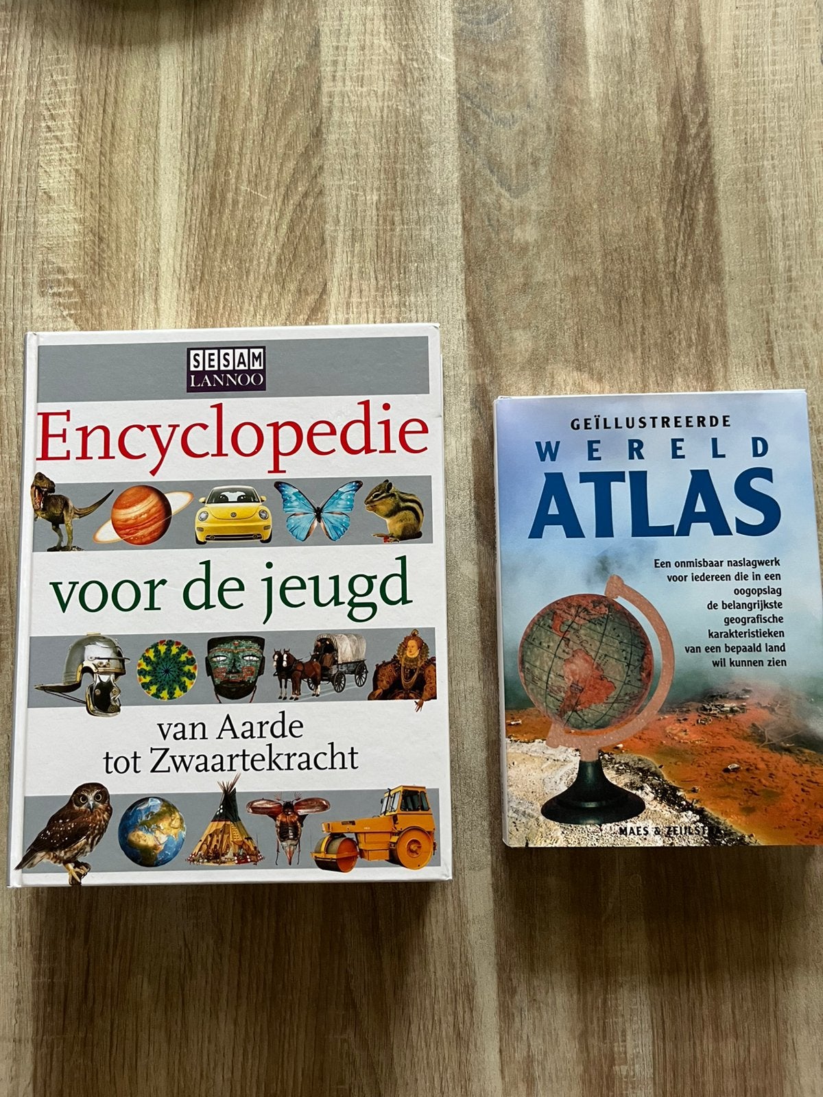 Perfecte boeken voor jouw kind - Encyclopedie en WereldAtlas, Boeken, Ophalen of Verzenden, Zo goed als nieuw