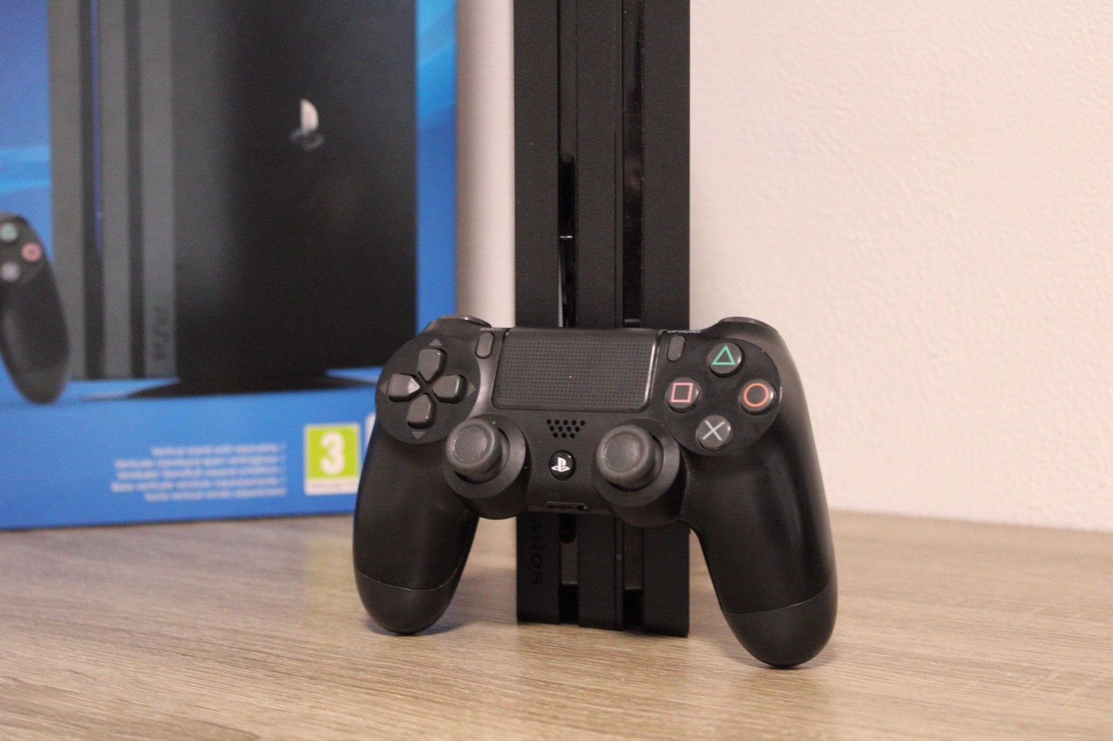 PlayStation 4 Pro 1TB 4K + 1 Controller + 8 Spellen, Spelcomputers en Games, Spelcomputers | Sony PlayStation 4, Met games, Ophalen of Verzenden