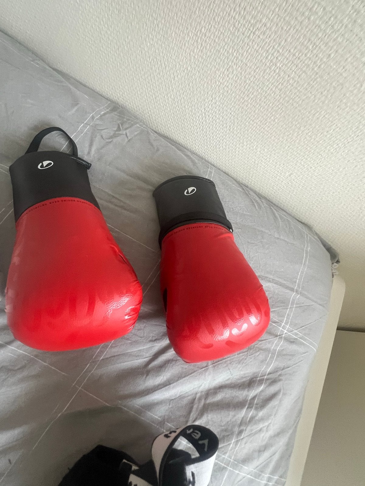 Boksset: Bokshandschoenen, scheenbeschermers, binnenhandscho, Ophalen of Verzenden, Gebruikt, Bokshandschoenen