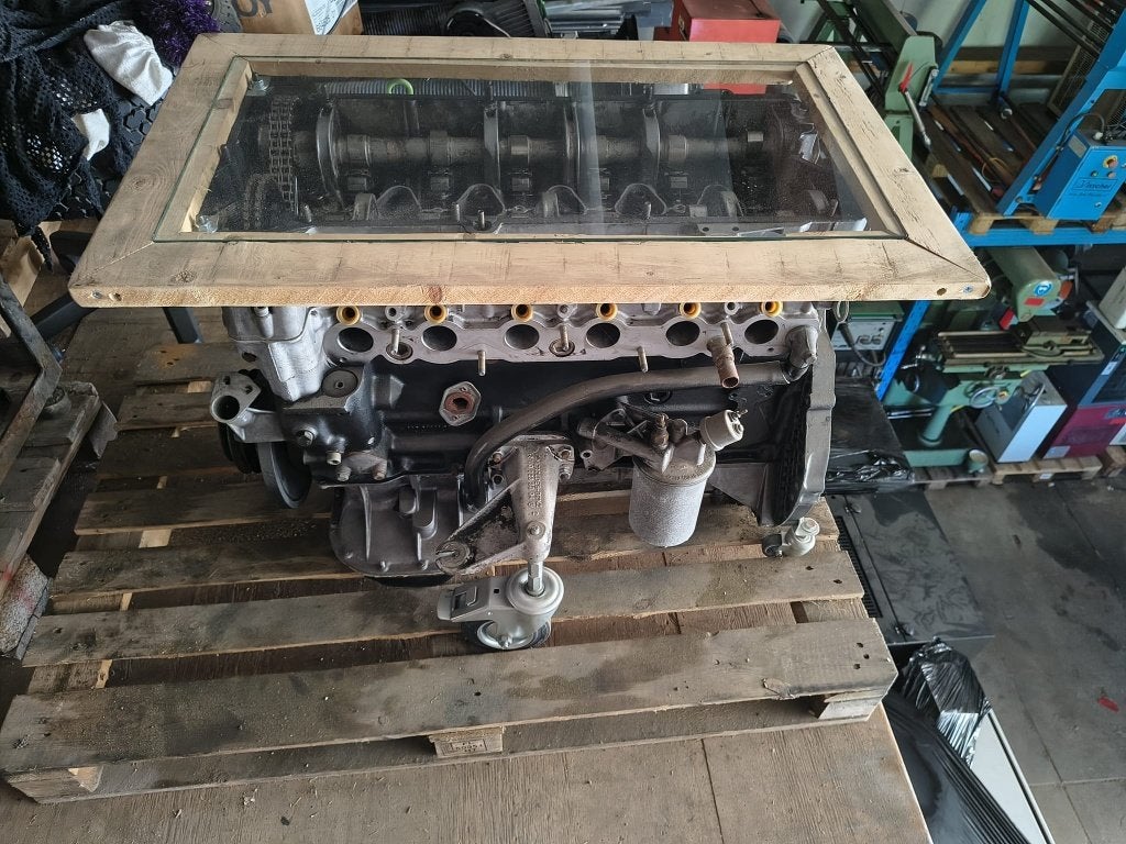 motorblok tafeltje Mercedes w126, Huis en Inrichting, Tafels | Bijzettafels, Overige materialen, Gebruikt, Mancave, 75 cm of meer
