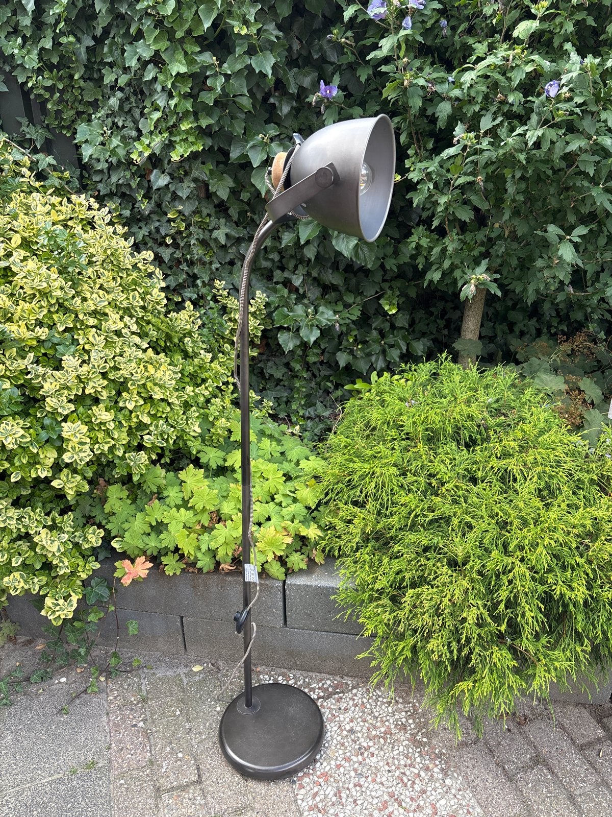 Stijlvolle staande lamp met industriële look, Ophalen, Gebruikt, E27 (groot), Metaal