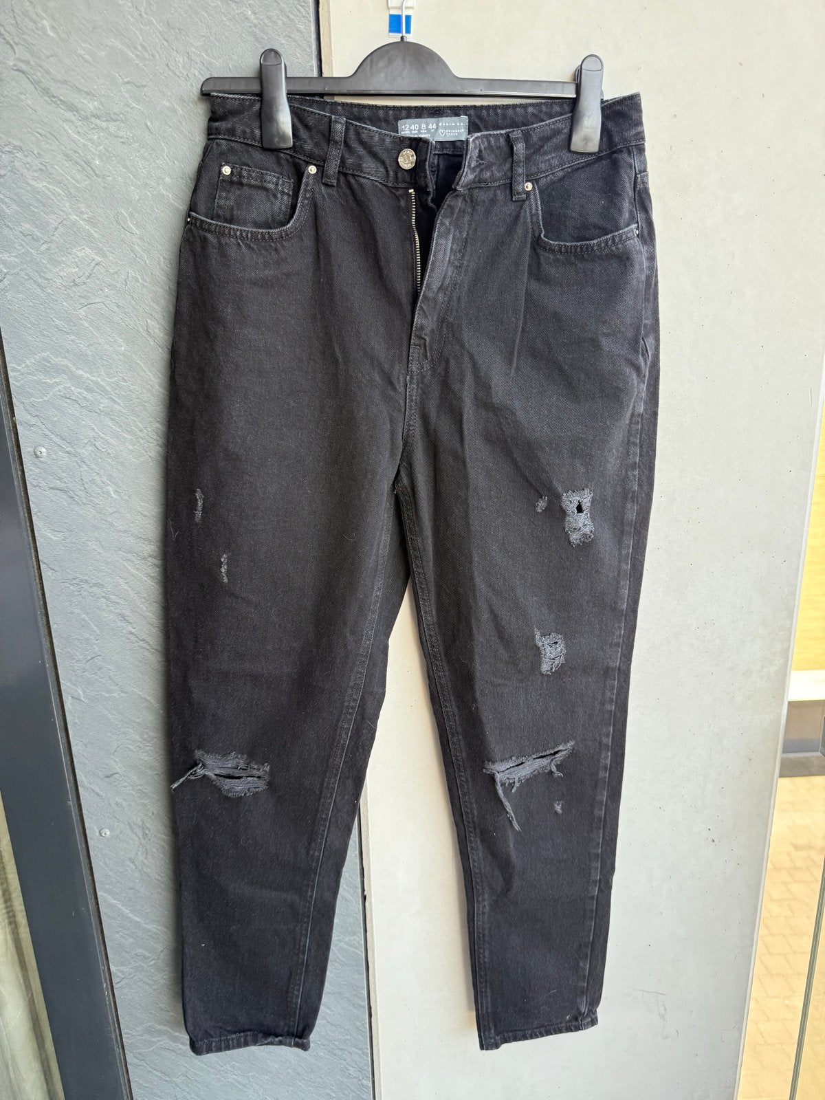 Zwarte Primark Mom Jeans met scheuren - Maat 40, Ophalen of Verzenden, Gedragen, Zwart, W30 - W32 (confectie 38/40)