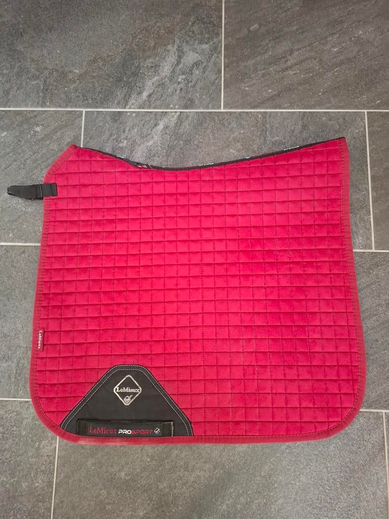 Le mieux full dressuur donker rood dekje, Ophalen of Verzenden, Zo goed als nieuw