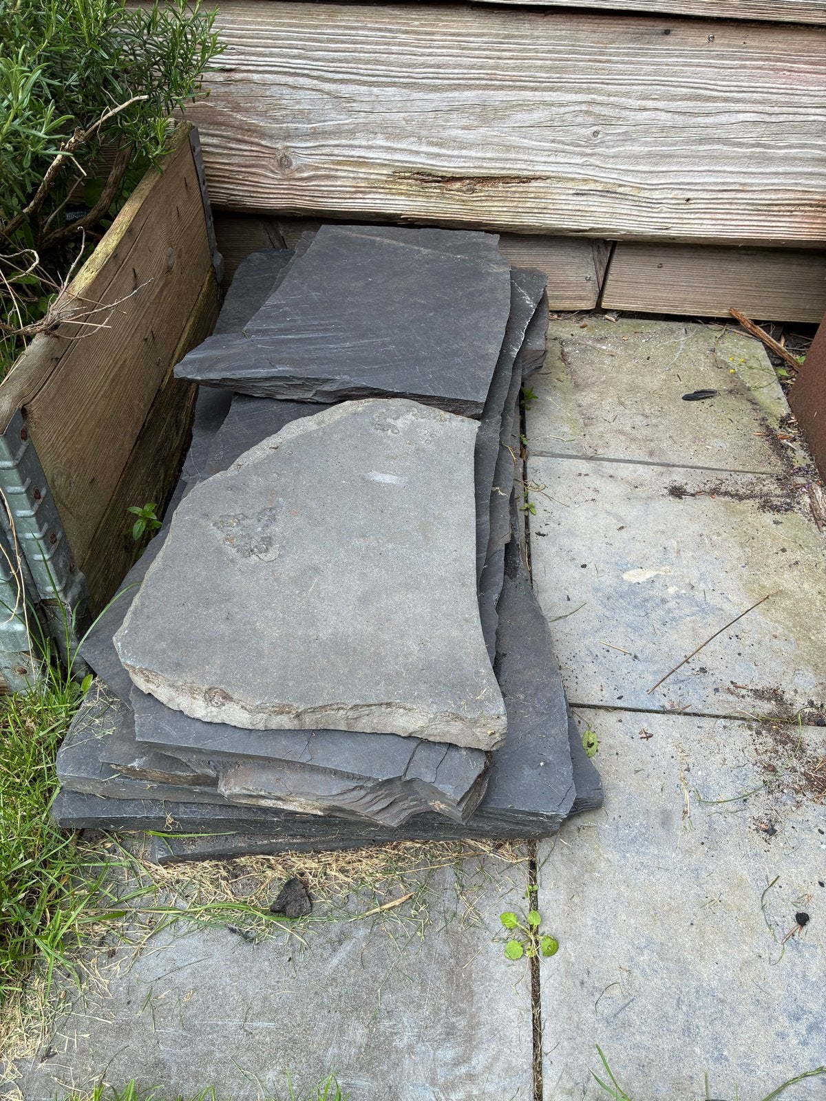 7 Gebruikte Flagstones: 6 Donkergrijs, 1 Lichtgrijs, Tuin en Terras, Tegels en Klinkers, Ophalen, Gebruikt, Terrastegels, Natuursteen
