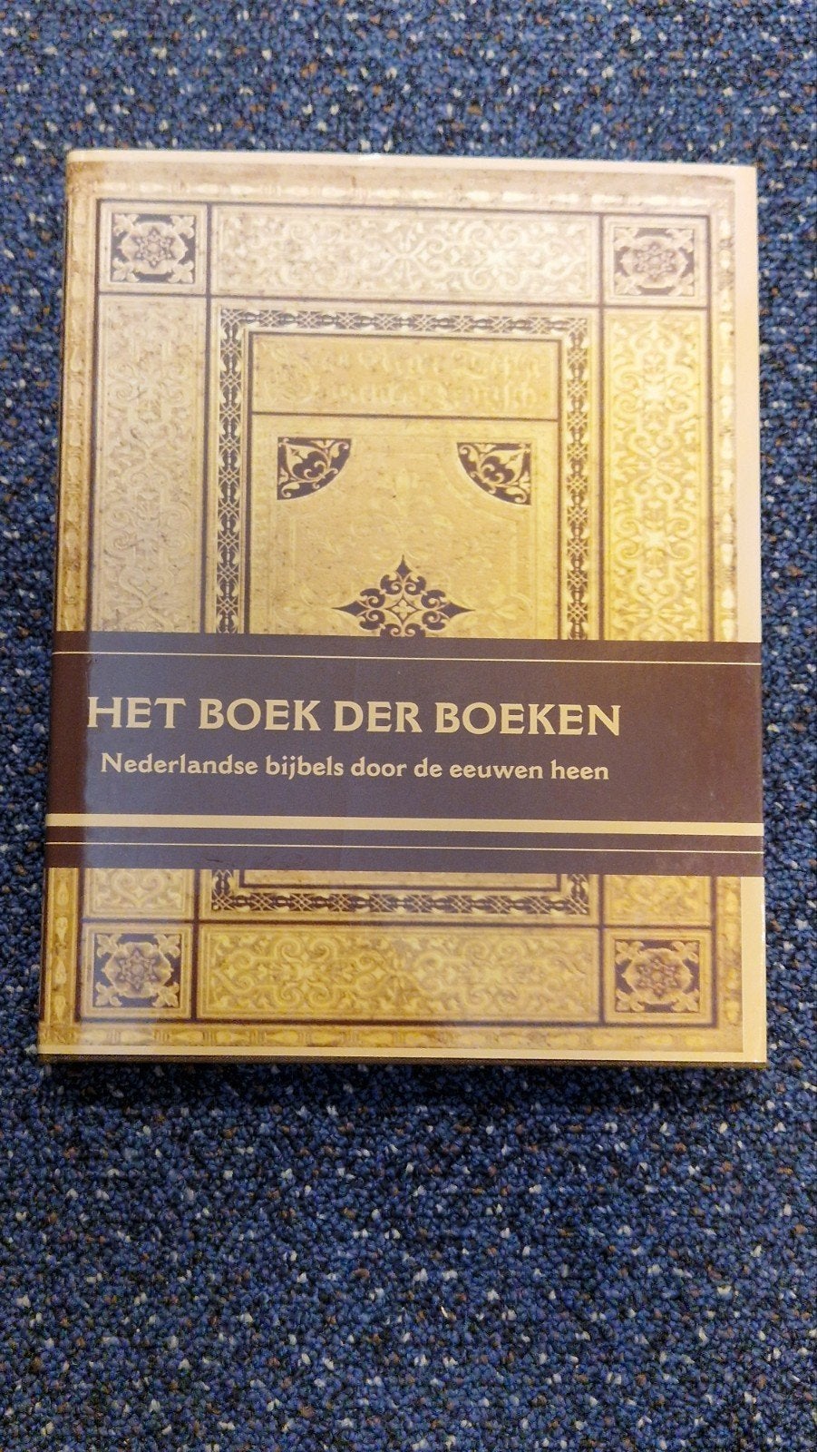 Het Boek der boeken Nederlandse Bijbels door de eeuwen heen., Antiek en Kunst, Antiek | Boeken en Bijbels, Ophalen of Verzenden