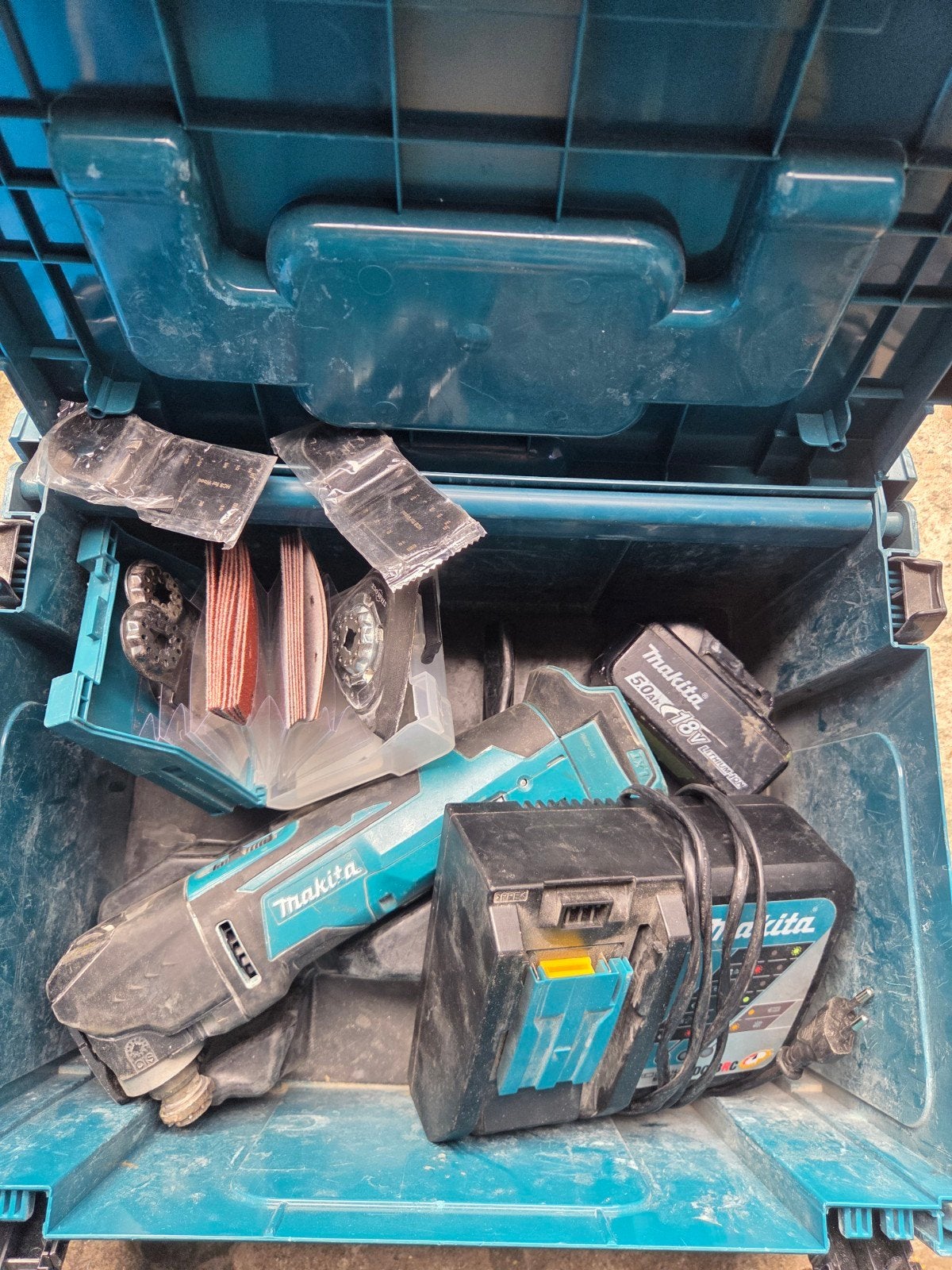 Makita Multitool DTM51 Compleet!, Doe-het-zelf en Verbouw, Gereedschap | Slijpmachines, Ophalen of Verzenden, Minder dan 700 watt