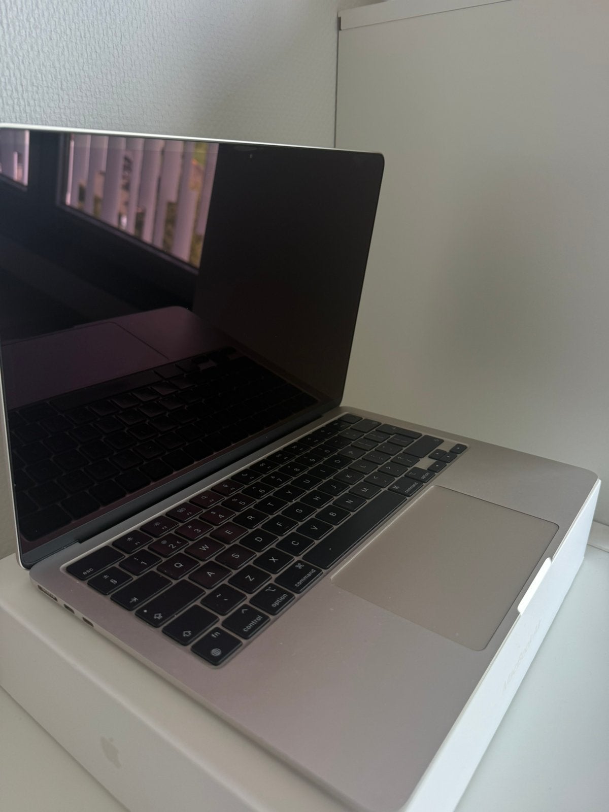 MacBook Air M2 2022 - Starlight - 256 GB, Ophalen of Verzenden, Zo goed als nieuw, 13 inch, MacBook Air
