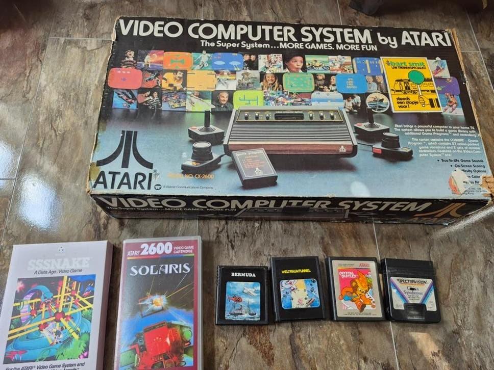 Atari 2600 6-switch Wood met 6 games en 2 joysticks, Spelcomputers en Games, Spelcomputers | Atari, Gebruikt, Atari 2600, Met 2 controllers