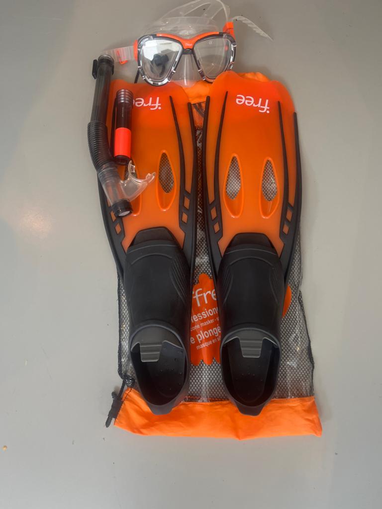 Duikset: Zwemvliezen, Duikbril en Snorkel, Ophalen, Gebruikt, Zwem- of Duikvliezen