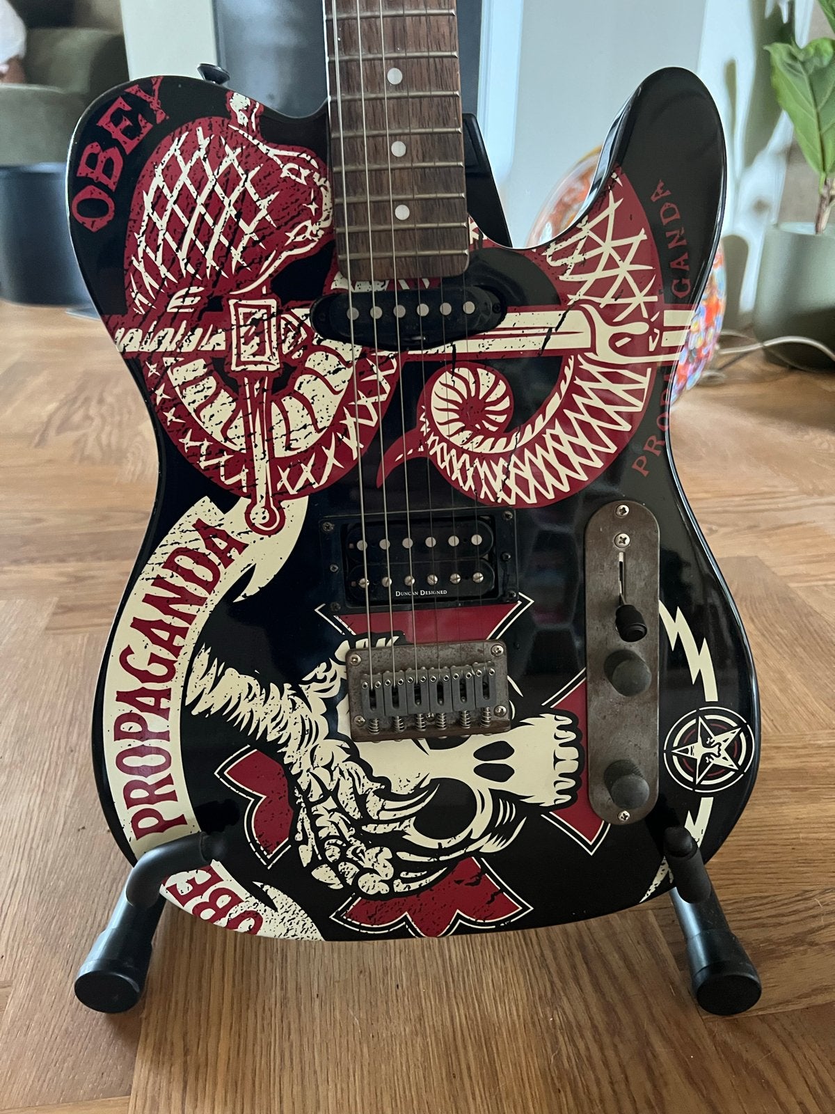 Squier Telecaster by Fender - Custom Obey Propaganda, Ophalen, Gebruikt, Solid body, Fender