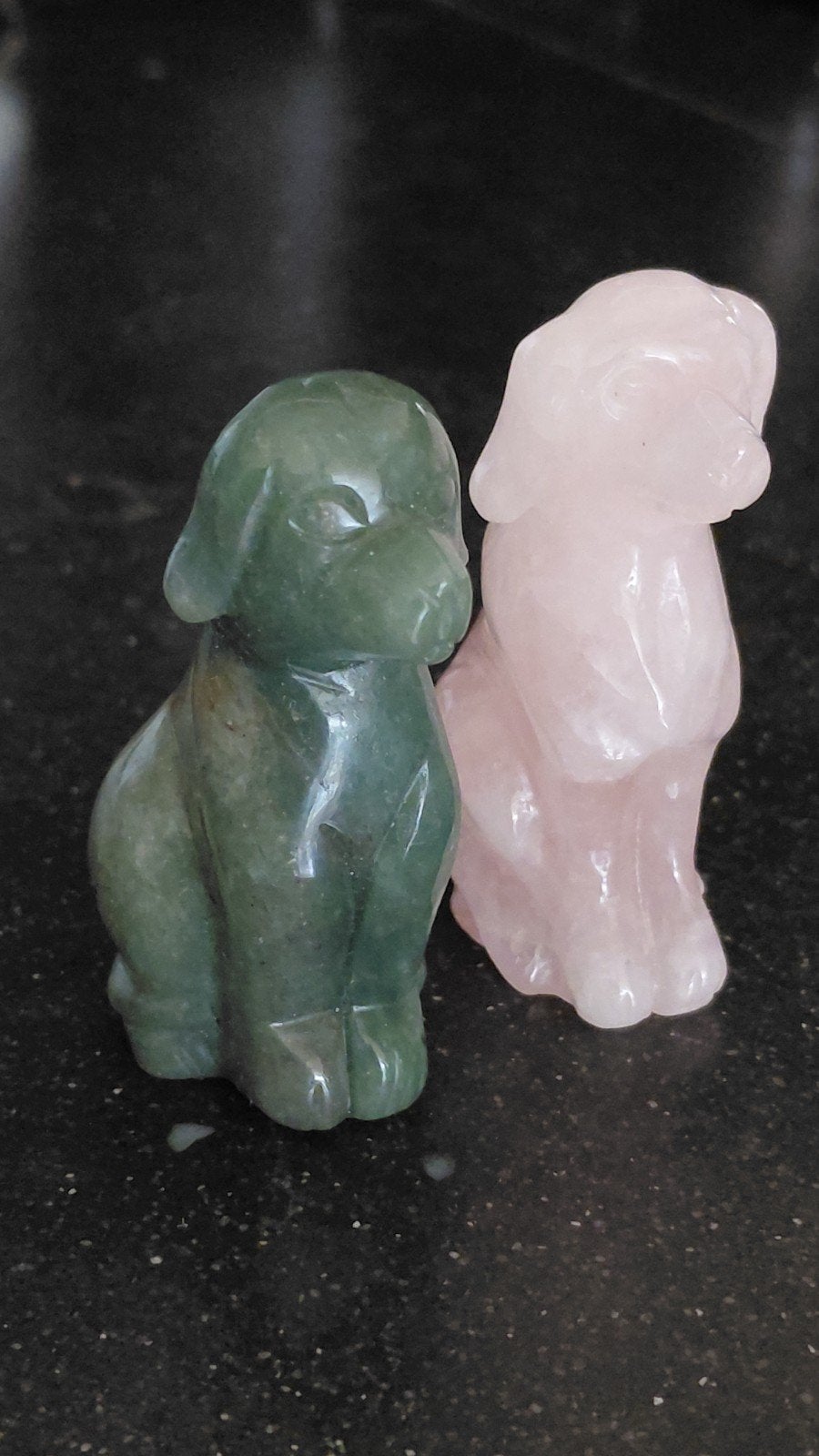 Twee Aventurijn en Rozenkwarts edelsteen honden, Verzamelen, Ophalen of Verzenden