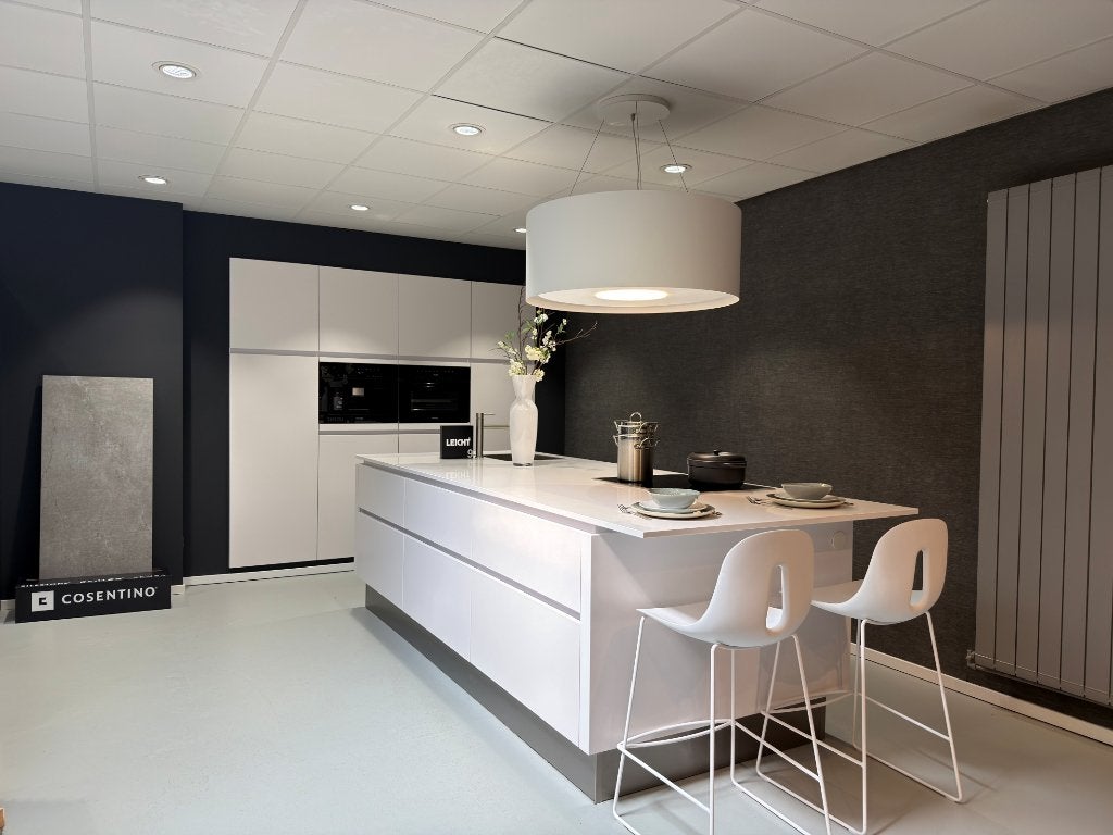 LEICHT Showroomkeuken - Miele apparatuur - Composiet, Huis en Inrichting, Keuken | Complete keukens, Ophalen, Wit, Overige typen