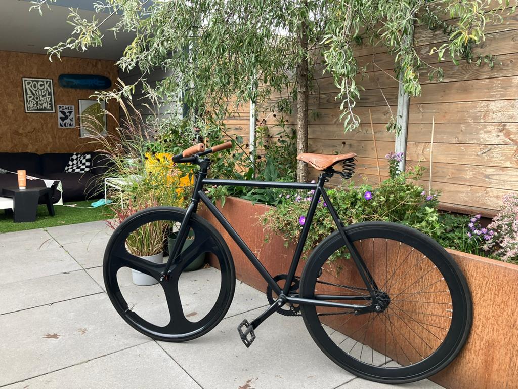 J bike by JEE-O // Design fiets // Matzwart, Ophalen, Zo goed als nieuw, Overige merken