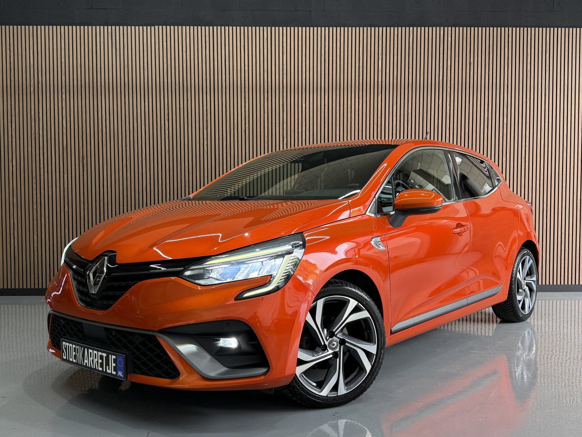 Renault Clio 1.0 TCe 100pk R.S. Line | Groot Navi | Camera |, Auto's, Voorwielaandrijving, 101 pk, Gebruikt, Zwart