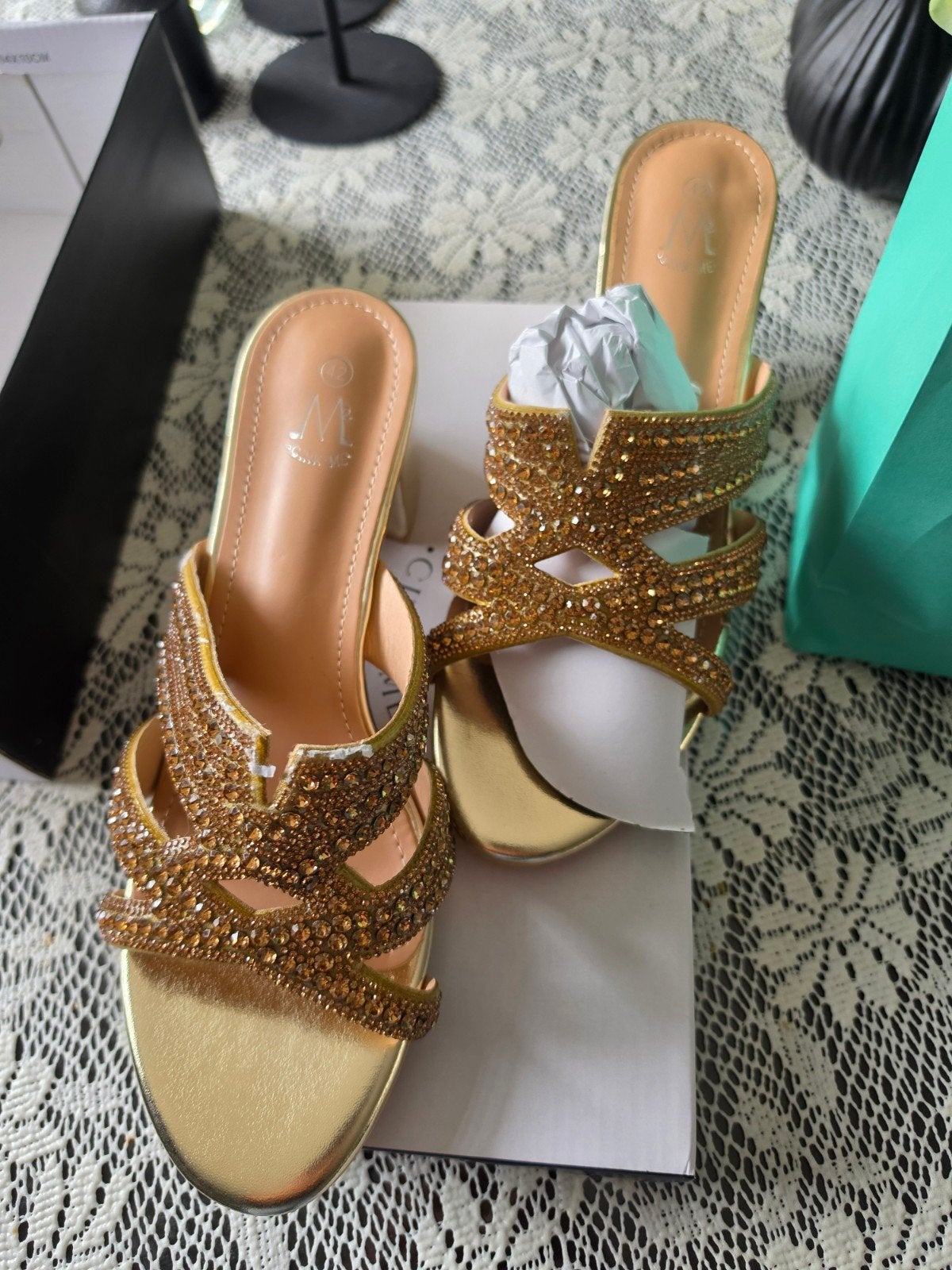 Nieuwe Gouden Bling Bling Slippers Maat 42, Slippers, Geel, Nieuw, Ophalen of Verzenden
