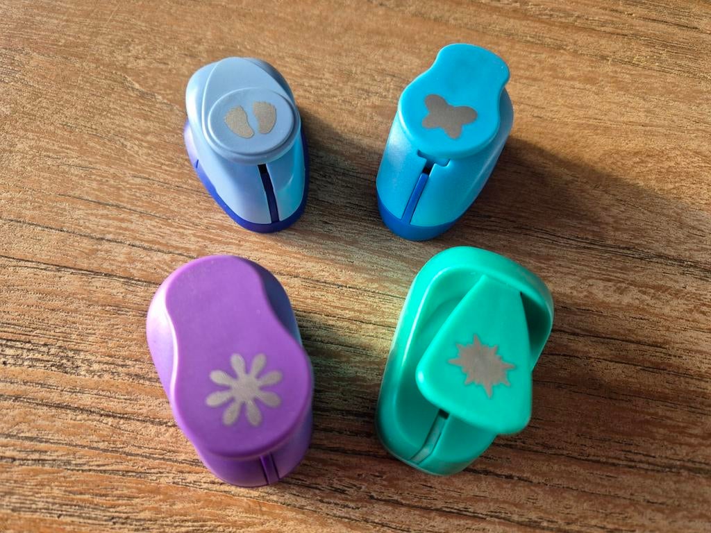 4 figuurponsen - scrapbooking - kaarten maken, Ophalen of Verzenden, Nieuw