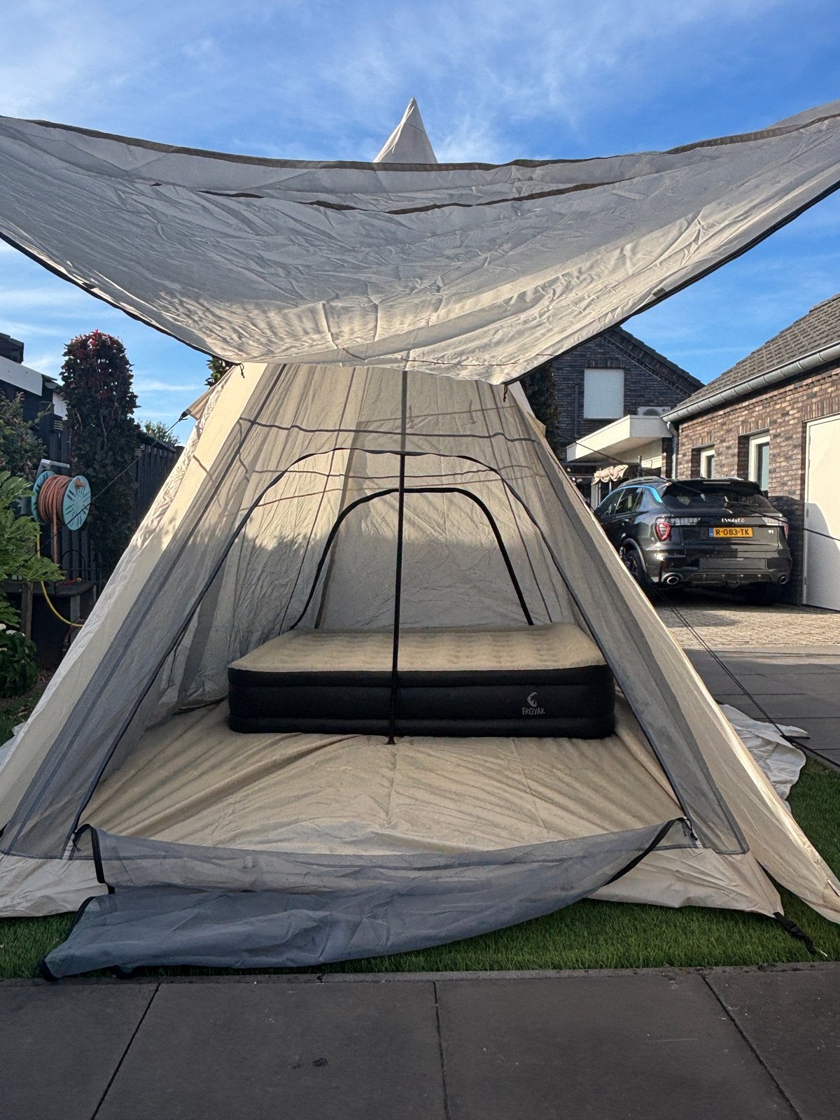 Ruime Tipi Tent met Luifel - Ideaal voor Kamperen, Ophalen of Verzenden, Nieuw, Tot en met 4