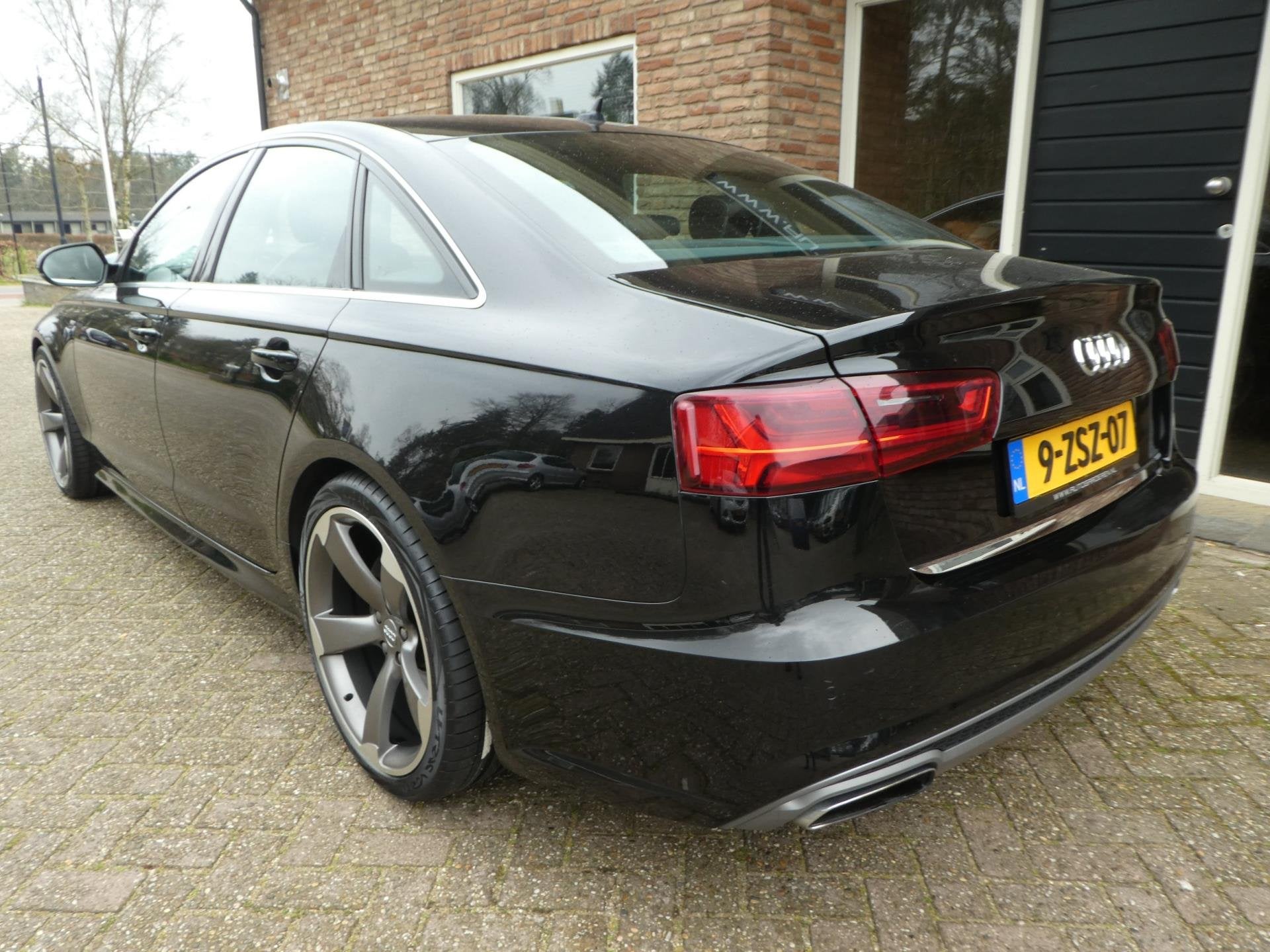 Audi A6 Limousine 1.8 TFSI ultra Sport Edition Automaat / S-, Auto's, Dealer onderhouden, Gebruikt, Zwart, 1600 kg
