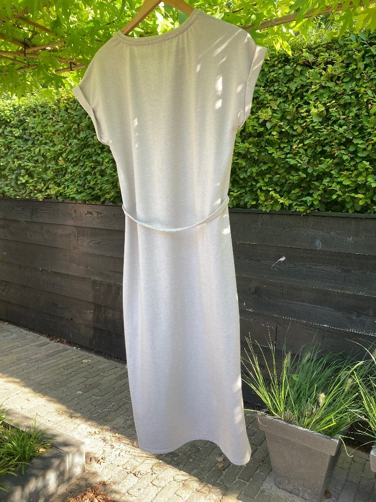 Zuss jurk maat M kleur beige effen, Kleding | Dames, Maat 38/40 (M), Beige, Ophalen of Verzenden, Zo goed als nieuw