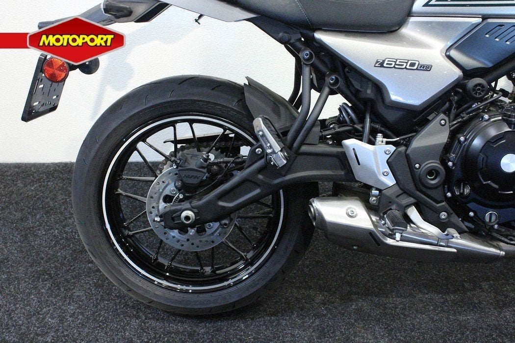 Kawasaki Z650 RS, Bedrijf, Naked bike