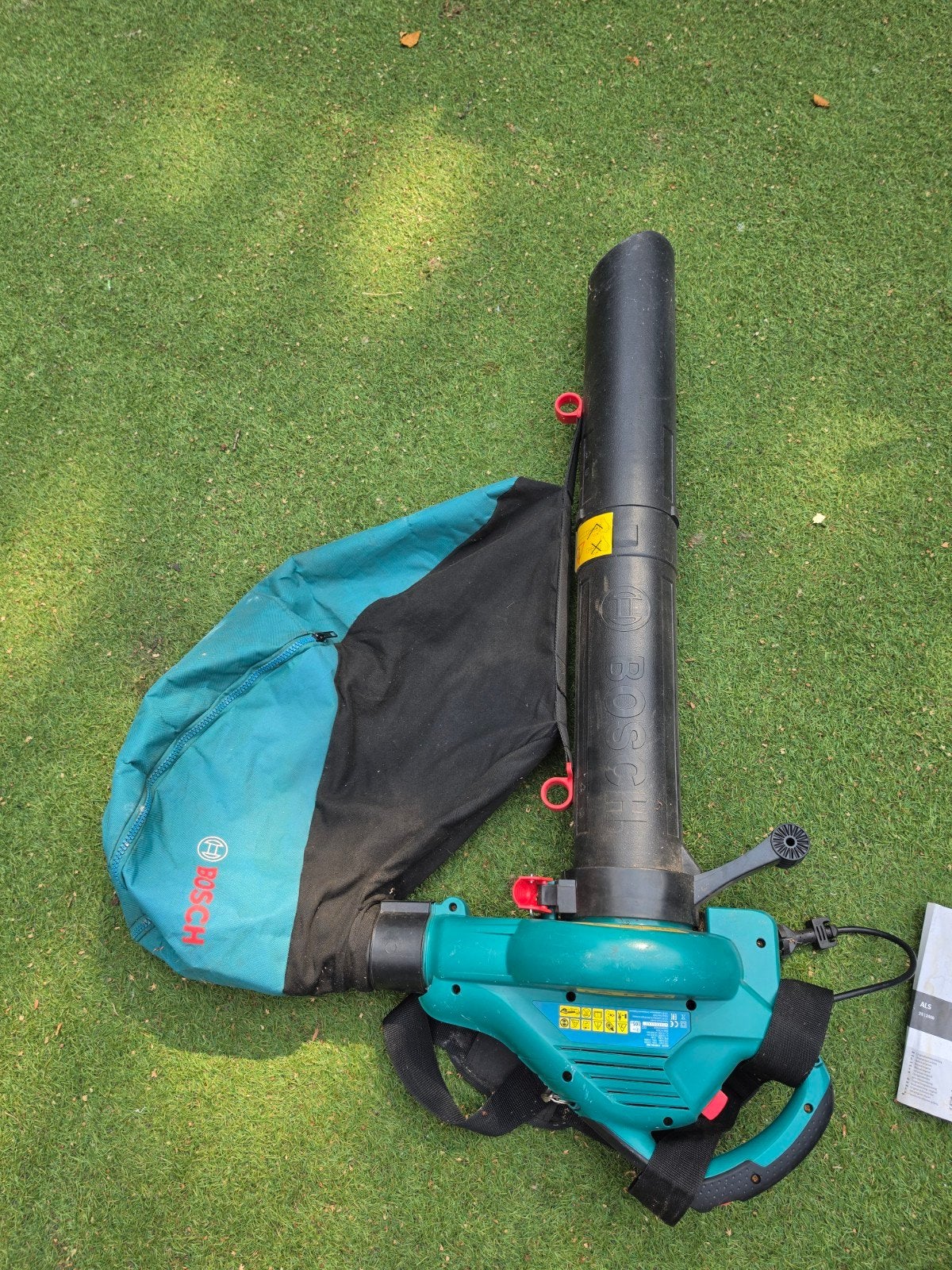 Bosch Bladblazer en Bladzuiger - Krachtig en Compleet, Tuin en Terras, Bladblazers, Ophalen, Gebruikt, Met opvangzak, Handgedragen