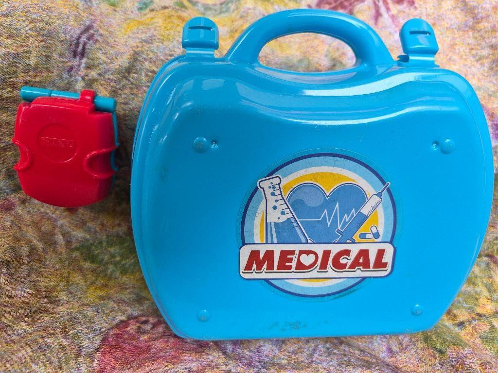 Speelgoed Medical , ca. 18 stuks, Dokterskoffer, Accessoires, Kinderen en Baby's, Speelgoed | Houten speelgoed, Ophalen, Zo goed als nieuw