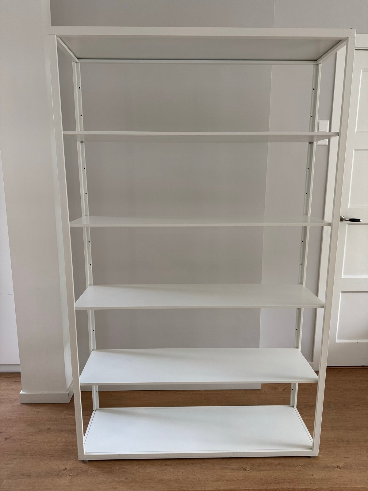 IKEA open kast wit metaal - FJÄLKINGE serie, Ophalen, Zo goed als nieuw