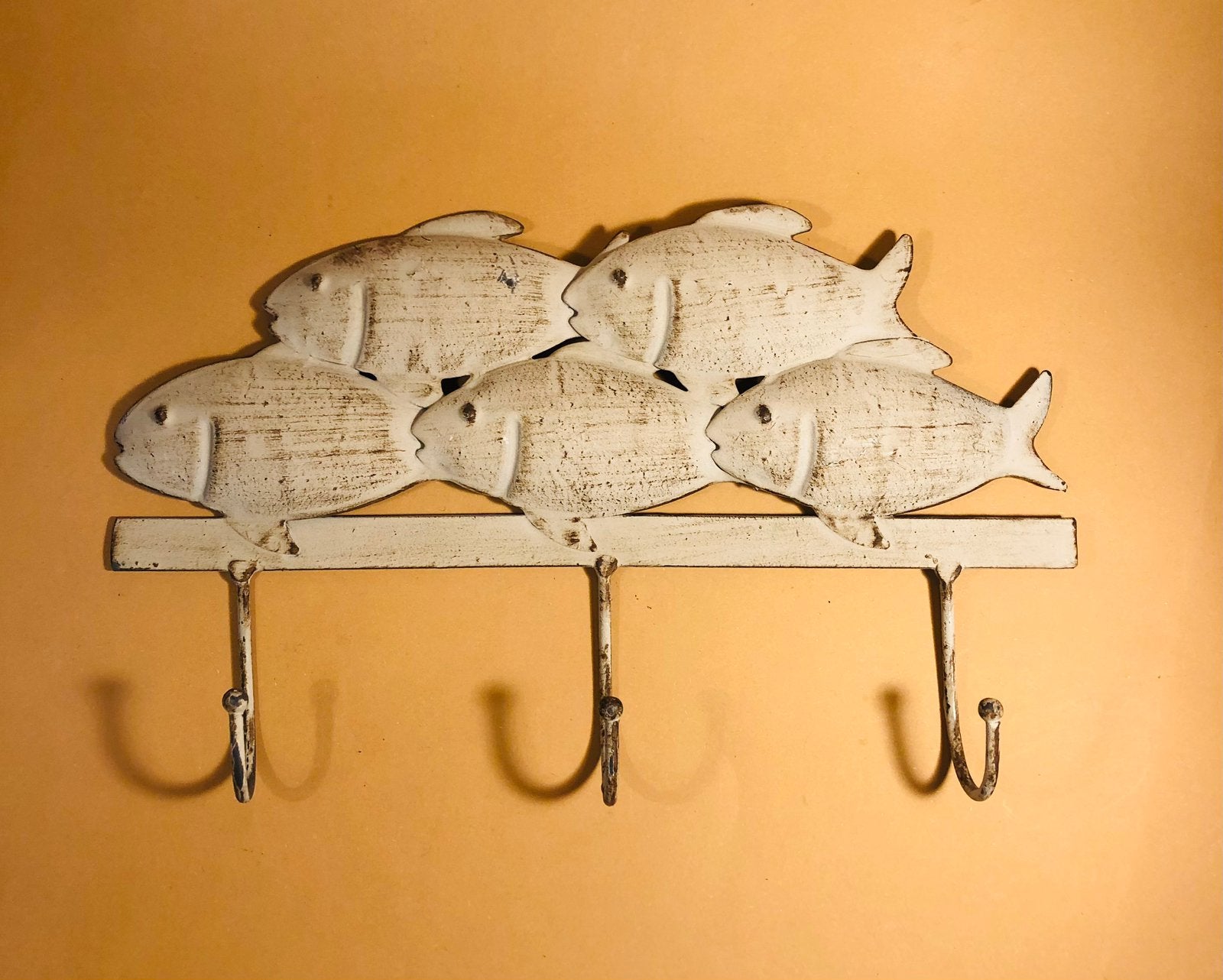 Metalen kapstokje met vijf vissen erop, Ophalen of Verzenden, Metaal, Wandkapstok, Minder dan 100 cm