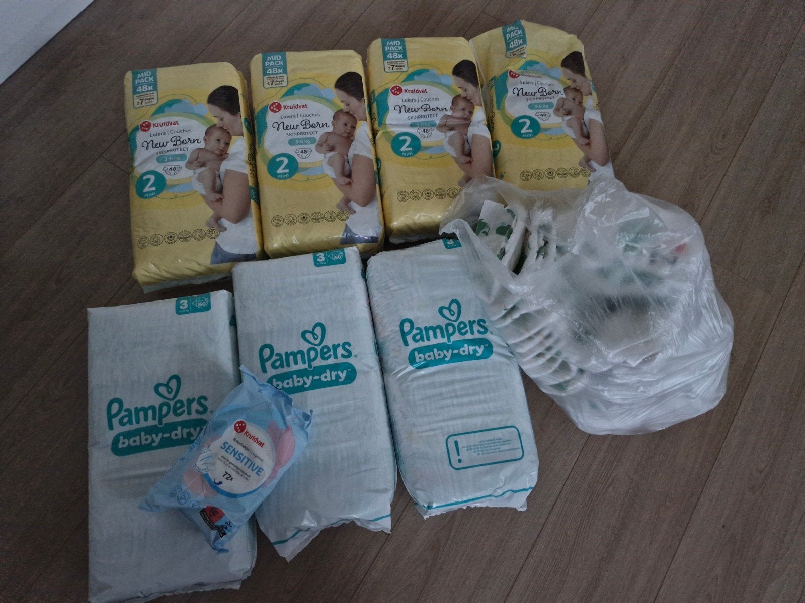 382 luiers van verschillende merken, Kinderen en Baby's, Overige Kinderen en Baby's, Ophalen, Nieuw